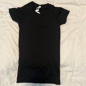 lulu black swiftly tech